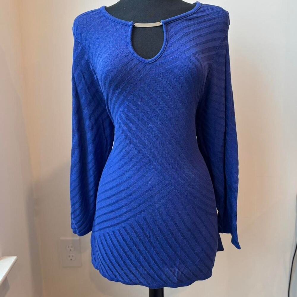 Dana Buchman Blue Geometric Metal Keyhole Long Tunic with small scratch Sz 2X